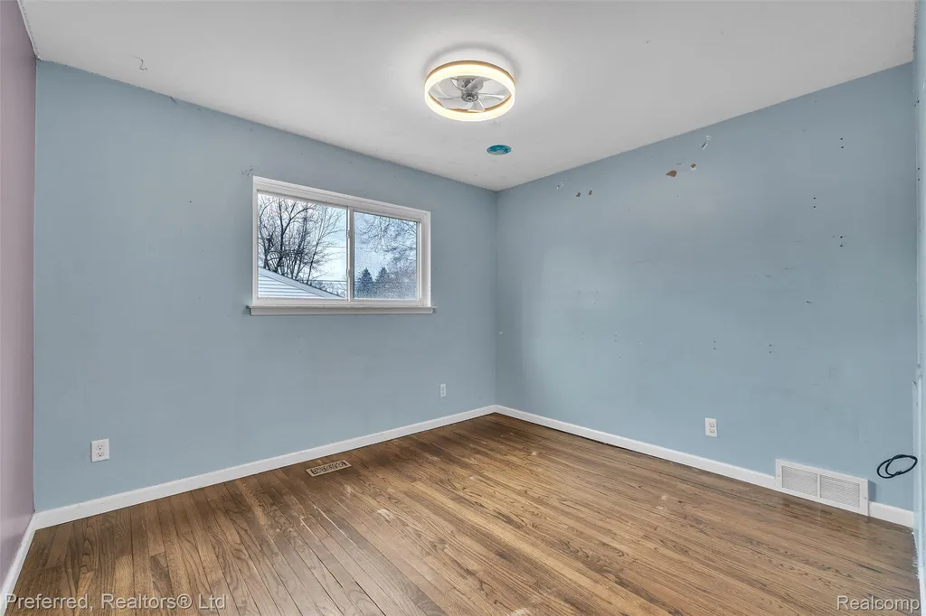36231 Schley Avenue Westland City MI 48186