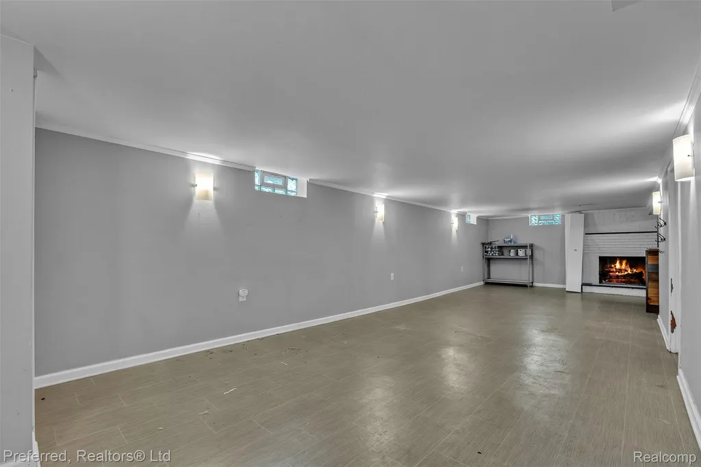 36231 Schley Avenue Westland City MI 48186