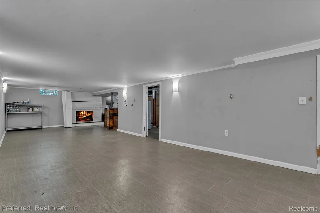 36231 Schley Avenue Westland City MI 48186