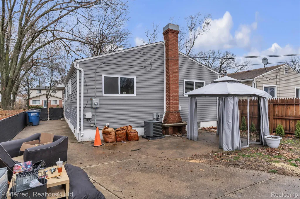 36231 Schley Avenue Westland City MI 48186