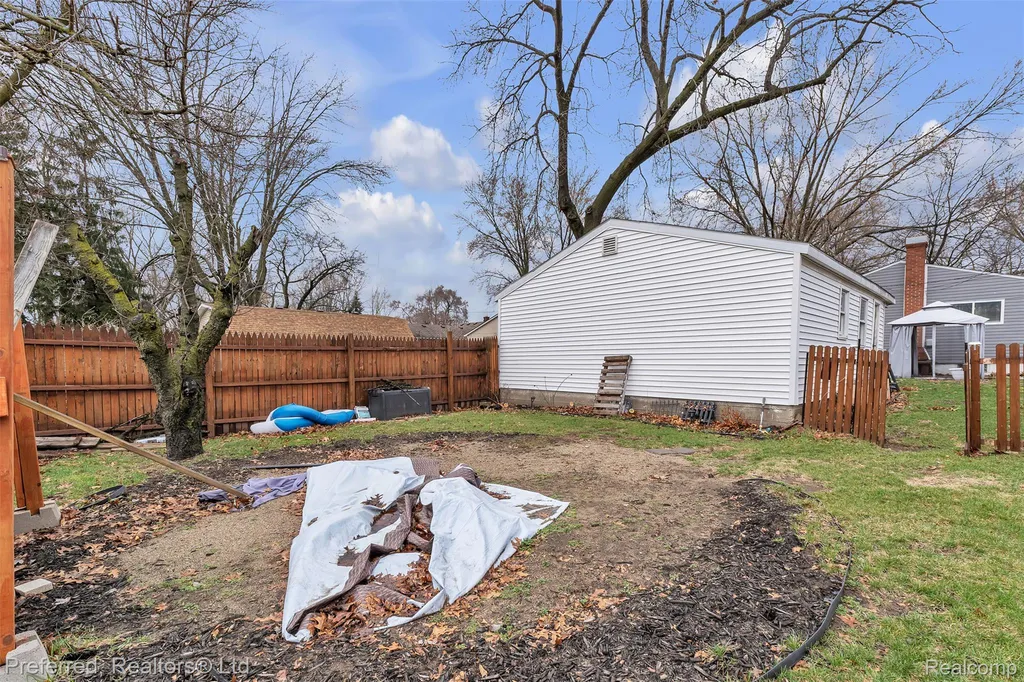 36231 Schley Avenue Westland City MI 48186