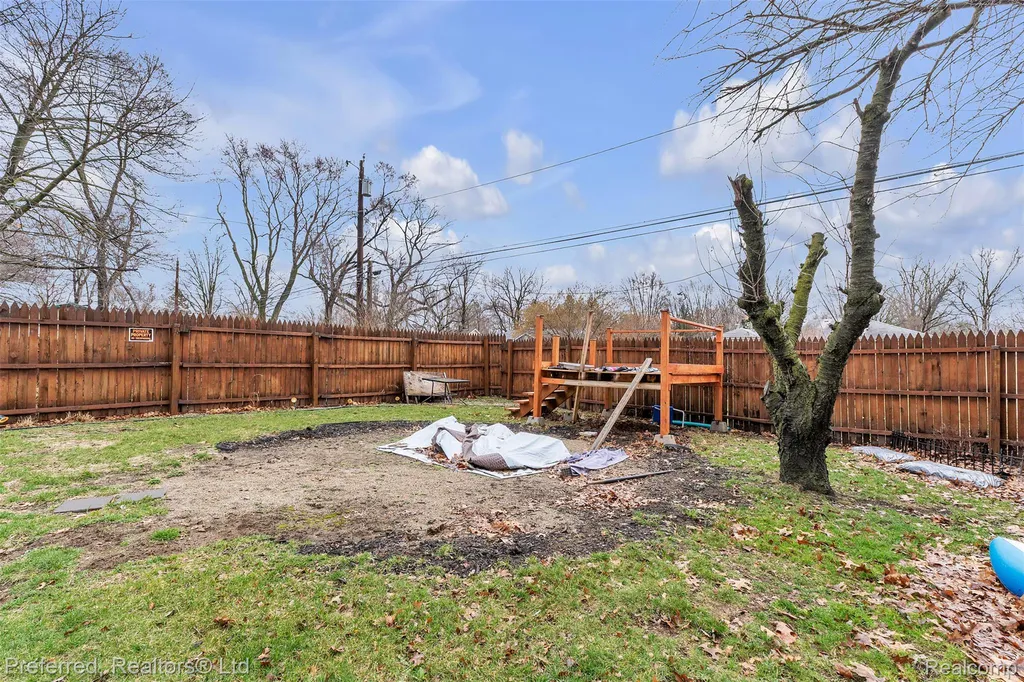 36231 Schley Avenue Westland City MI 48186