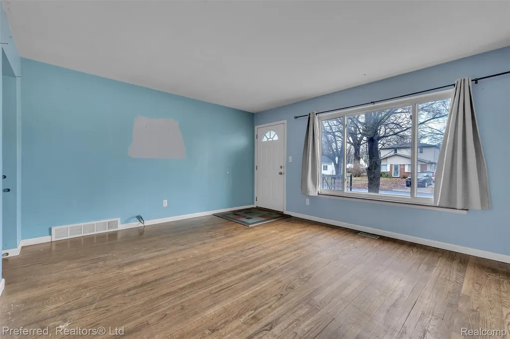 36231 Schley Avenue Westland City MI 48186
