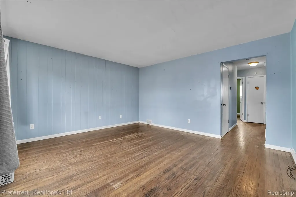 36231 Schley Avenue Westland City MI 48186