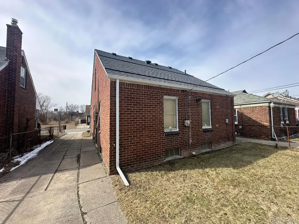 15340 Birwood Street Detroit City MI 48238