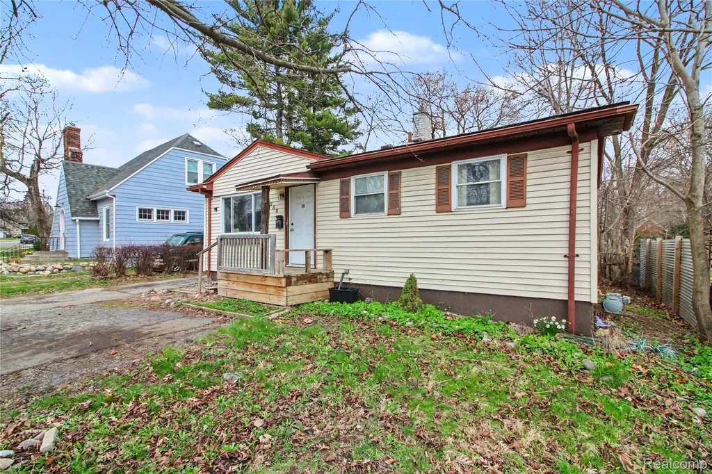 258 Voorheis Street Pontiac City MI 48341