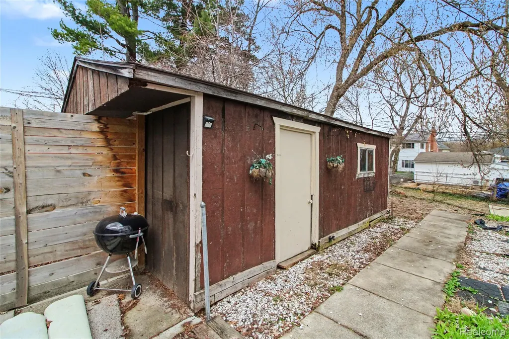 258 Voorheis Street Pontiac City MI 48341