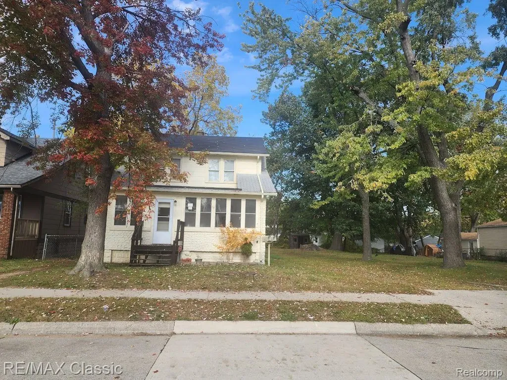 11227 Jackson Avenue Warren City MI 48089