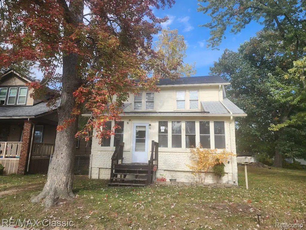 11227 Jackson Avenue Warren City MI 48089