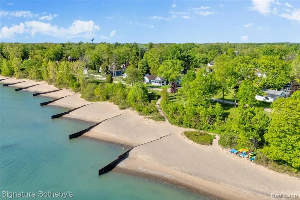 6997 Lakeshore Road Worth Township MI 48450