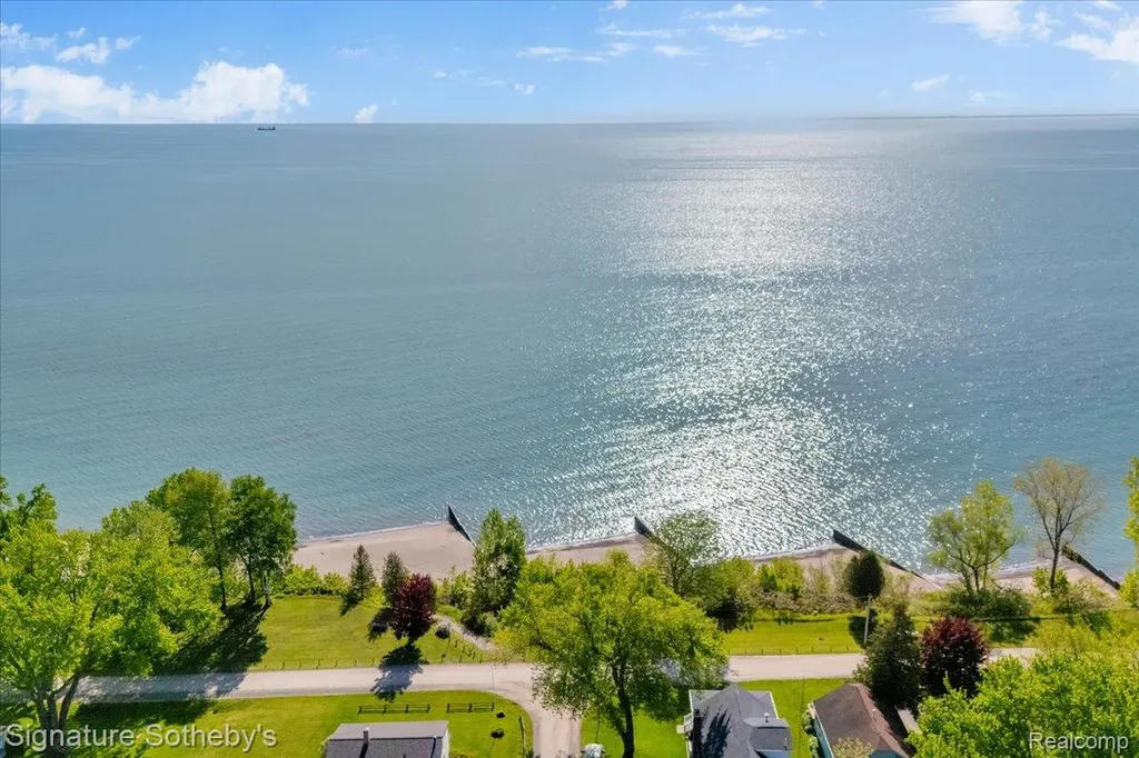 6997 Lakeshore Road Worth Township MI 48450