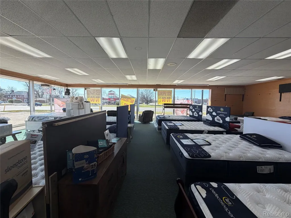 17820 Eureka Road Southgate City MI 48195