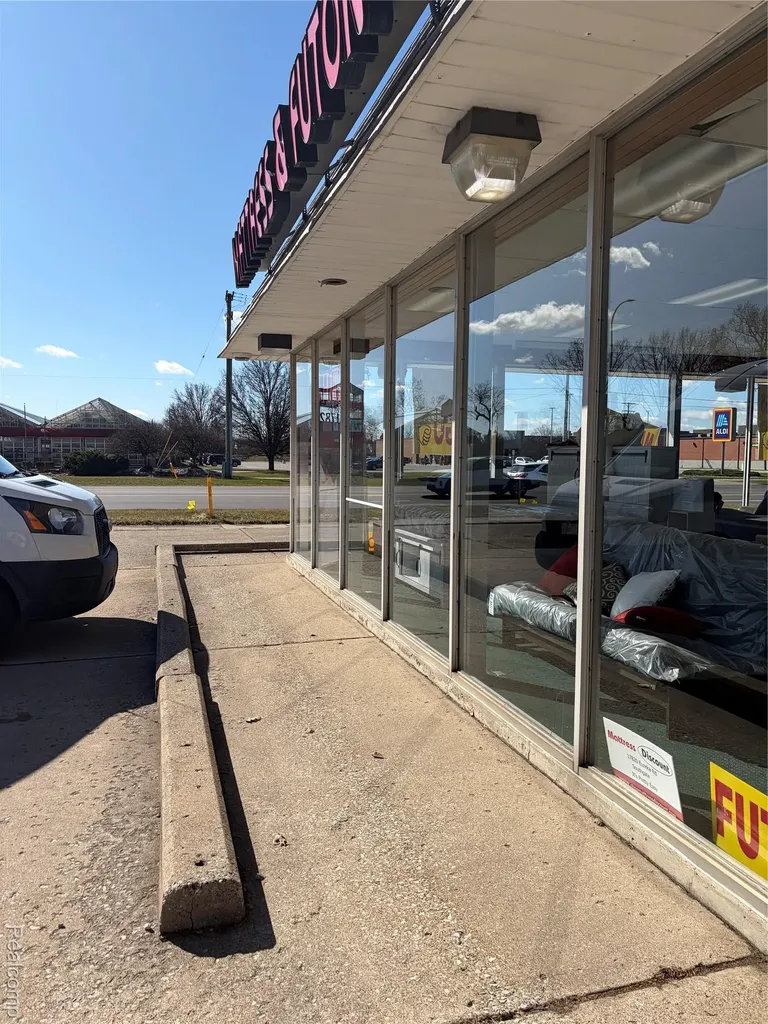 17820 Eureka Road Southgate City MI 48195