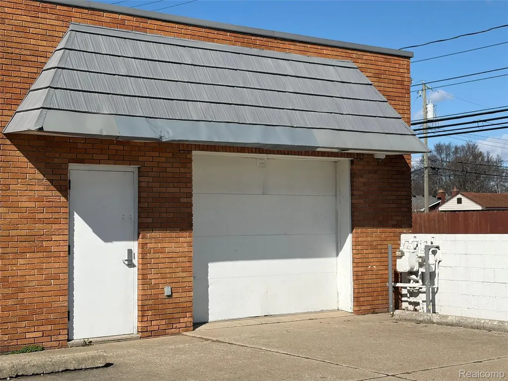 17820 Eureka Road Southgate City MI 48195