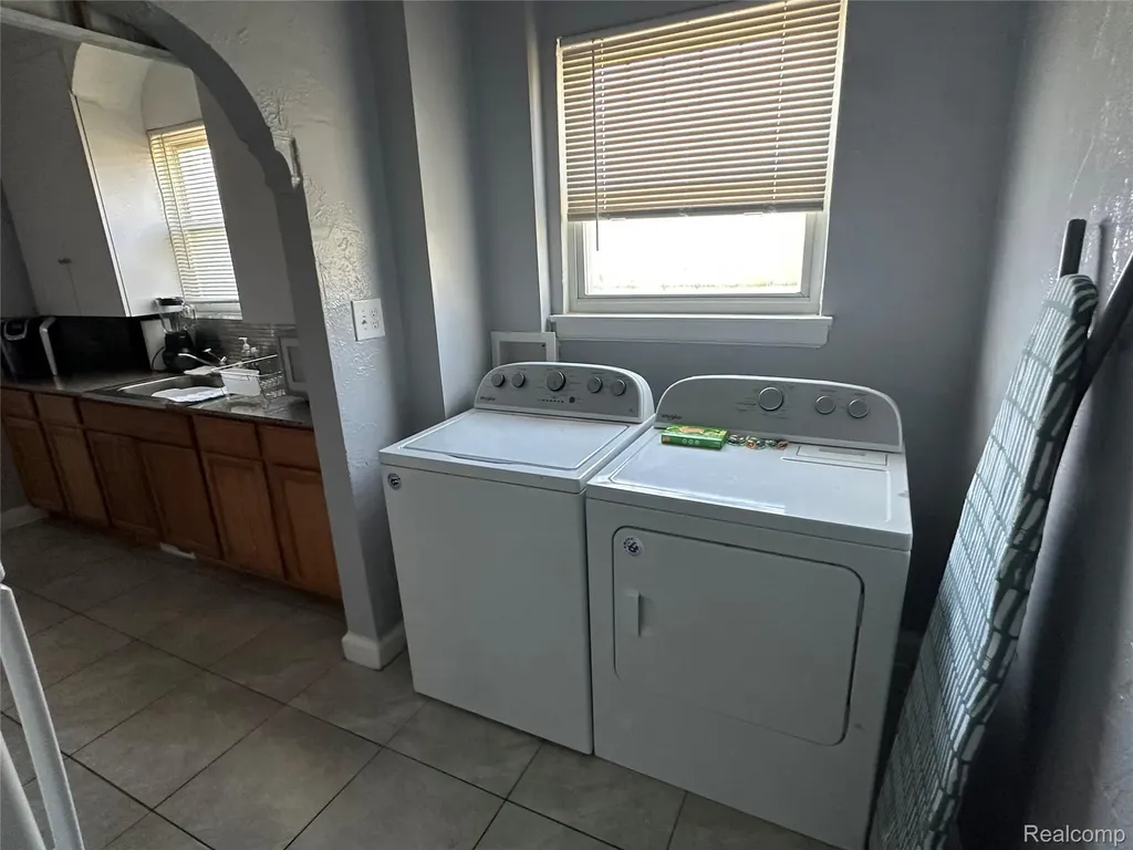 17566 Stoepel Street Detroit City MI 48221
