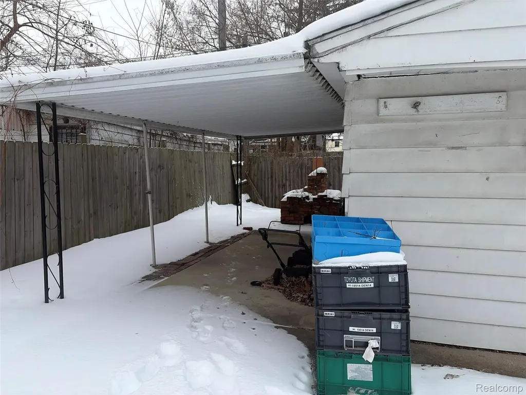19711 Greydale Avenue Detroit City MI 48219