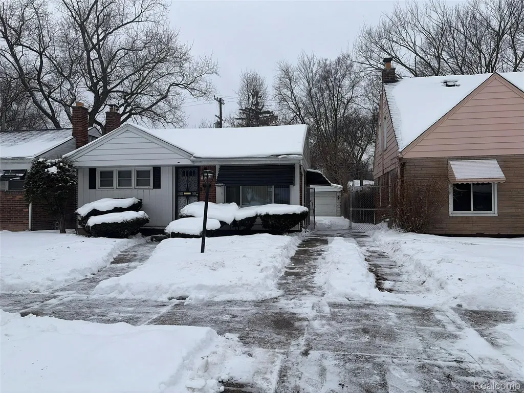 19711 Greydale Avenue Detroit City MI 48219