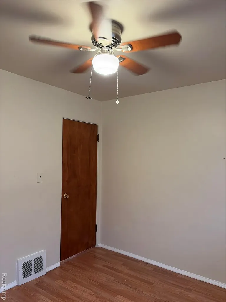 19711 Greydale Avenue Detroit City MI 48219