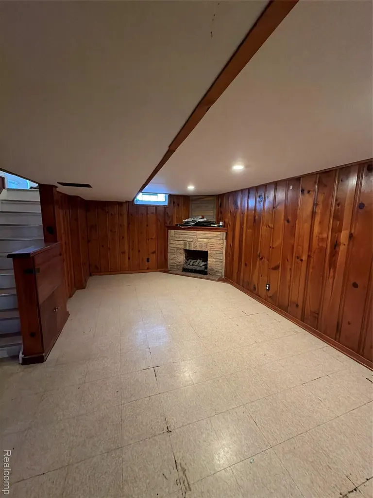 19711 Greydale Avenue Detroit City MI 48219