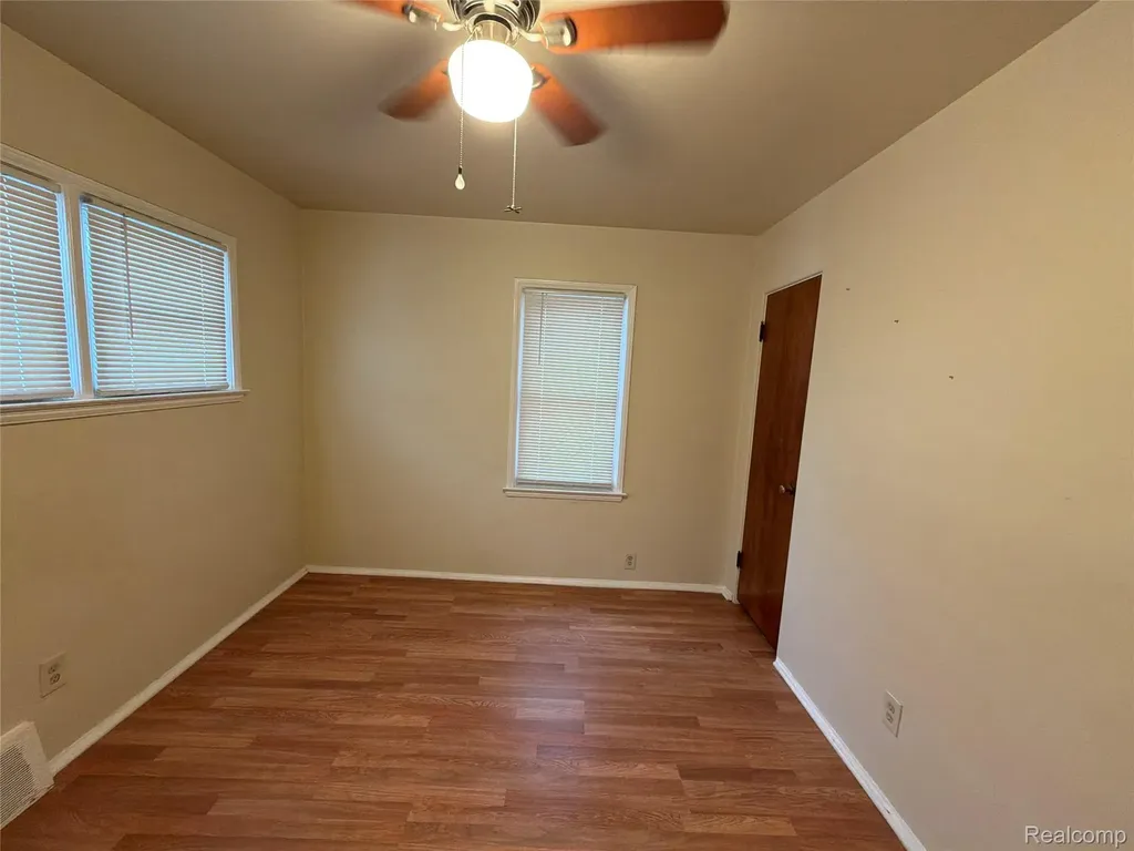 19711 Greydale Avenue Detroit City MI 48219