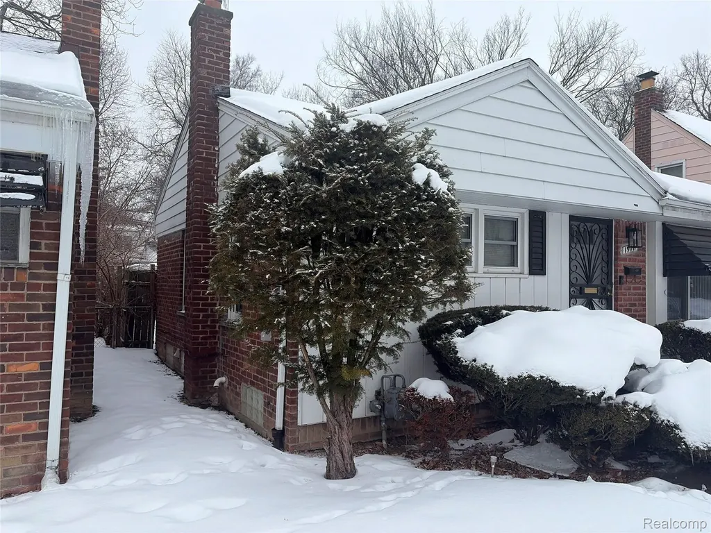 19711 Greydale Avenue Detroit City MI 48219