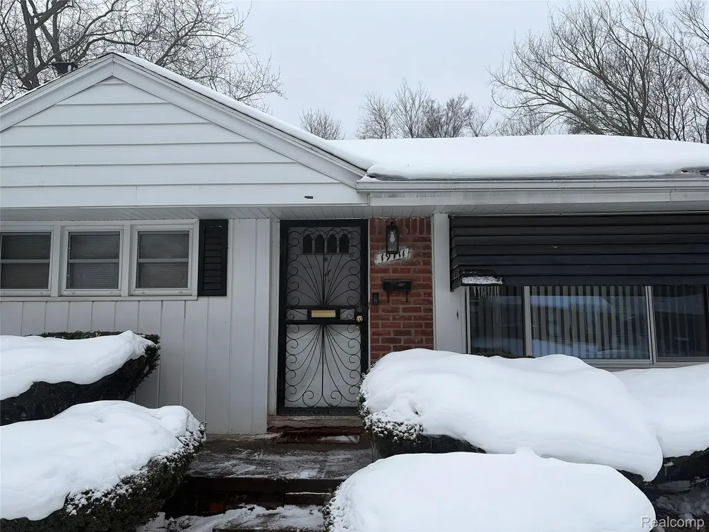 19711 Greydale Avenue Detroit City MI 48219