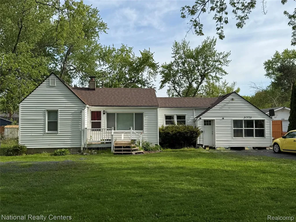 6376 Lanman Drive Waterford Charter Township MI 48329