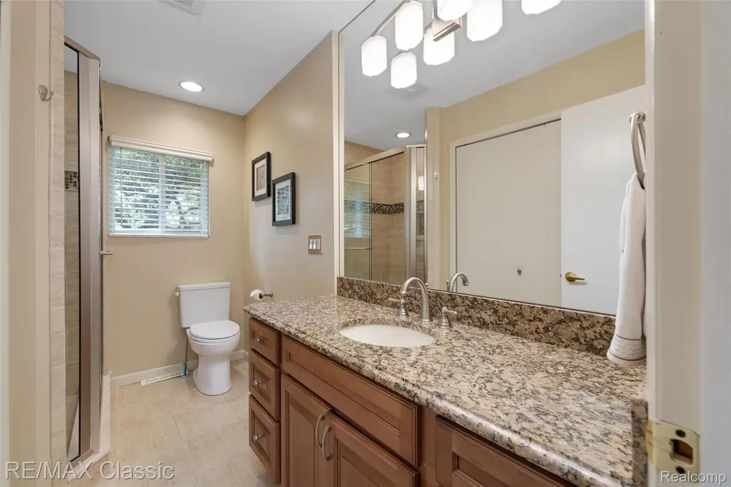 804 Bonita Drive White Lake Charter Township MI 48383