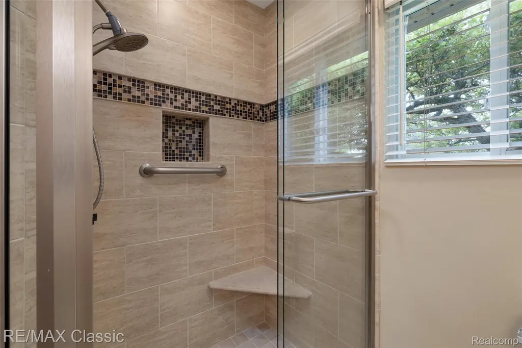 804 Bonita Drive White Lake Charter Township MI 48383