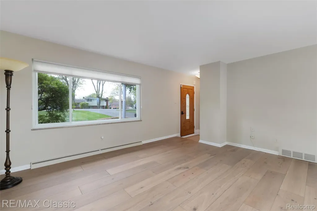804 Bonita Drive White Lake Charter Township MI 48383