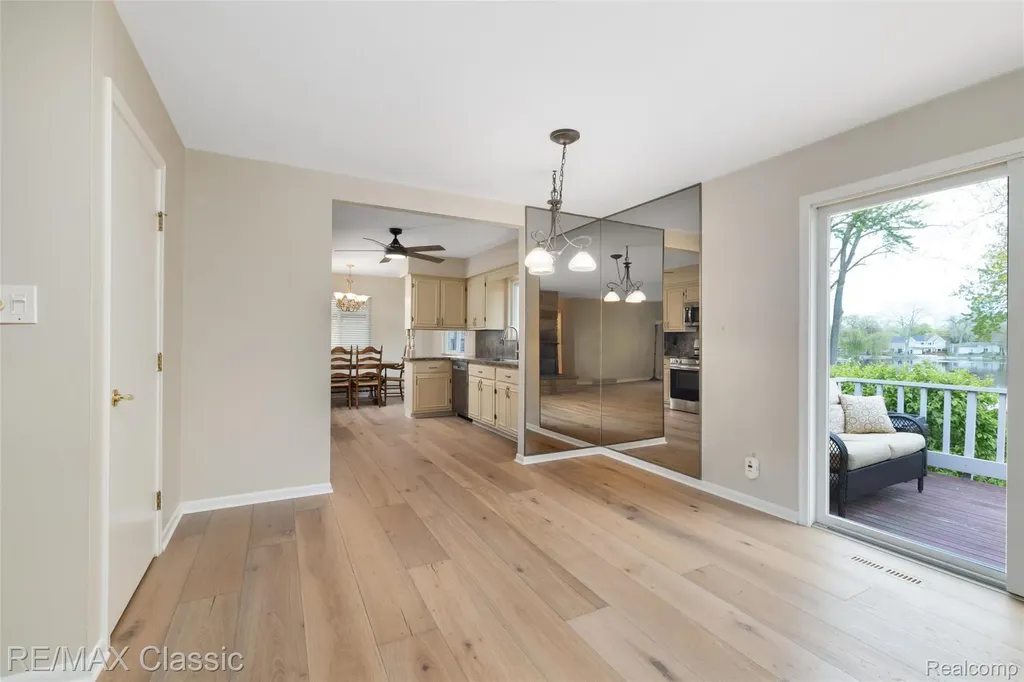804 Bonita Drive White Lake Charter Township MI 48383