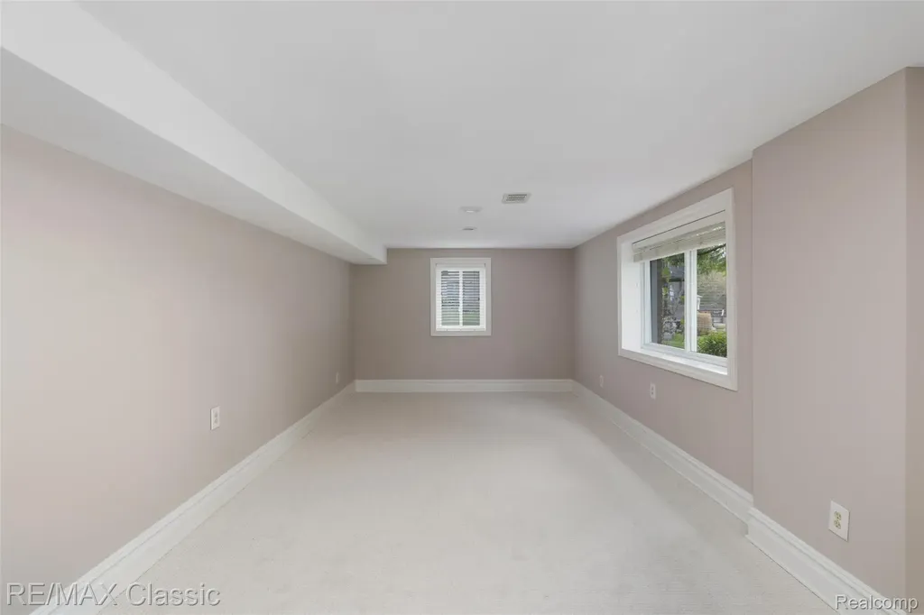 804 Bonita Drive White Lake Charter Township MI 48383