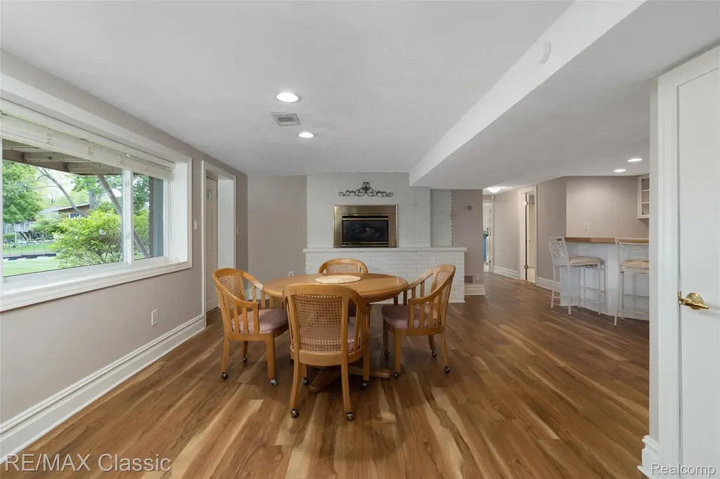 804 Bonita Drive White Lake Charter Township MI 48383