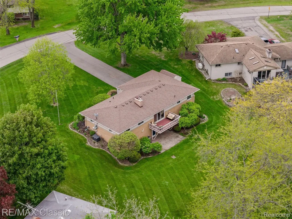 804 Bonita Drive White Lake Charter Township MI 48383