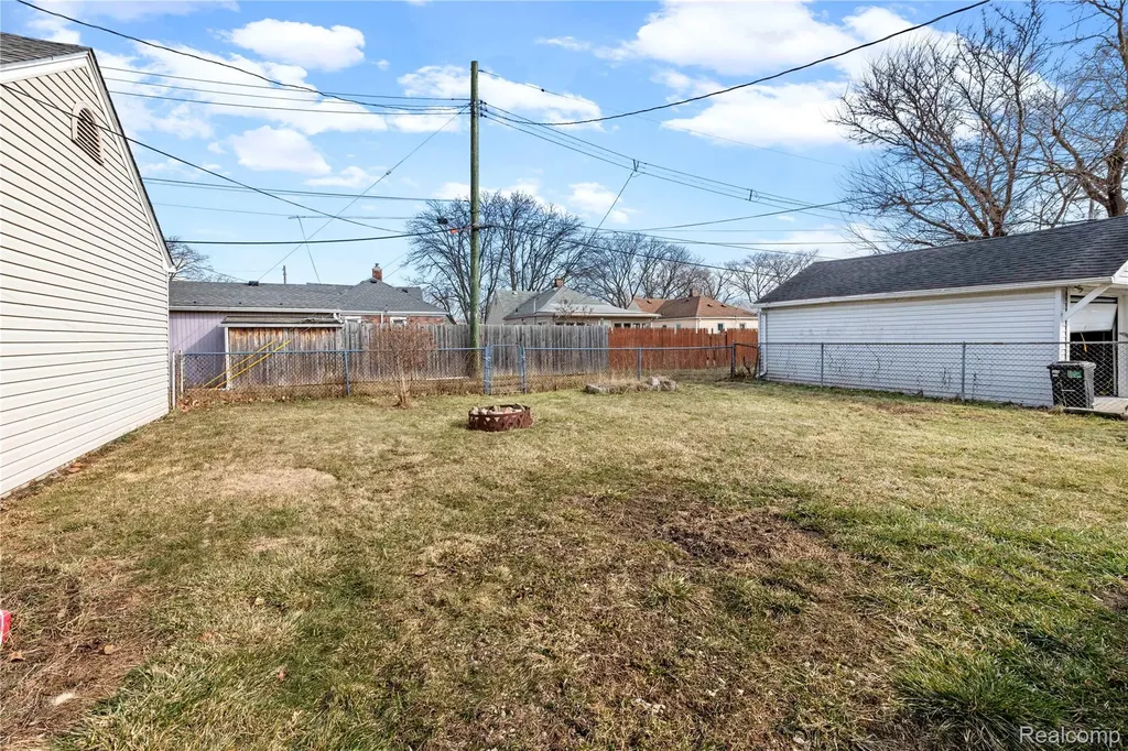 1047 22nd Street Wyandotte City MI 48192