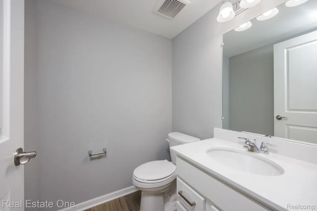 378 N Sydney Court Plymouth City MI 48170