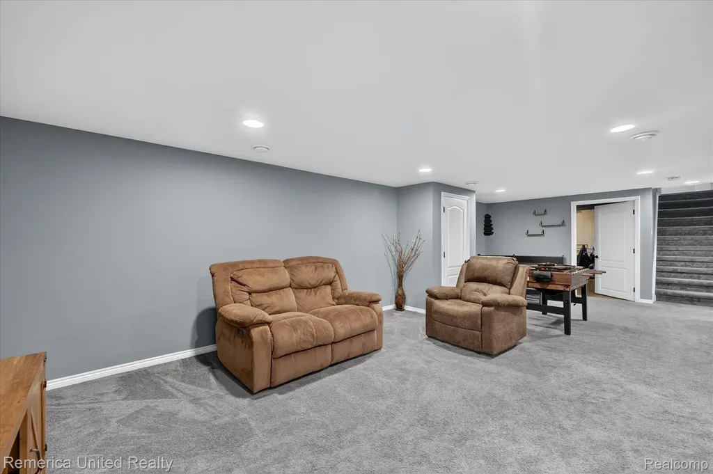 29114 Lori Street Livonia City MI 48154