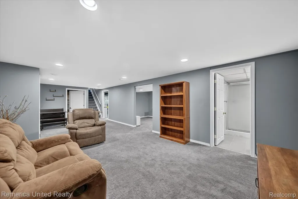 29114 Lori Street Livonia City MI 48154
