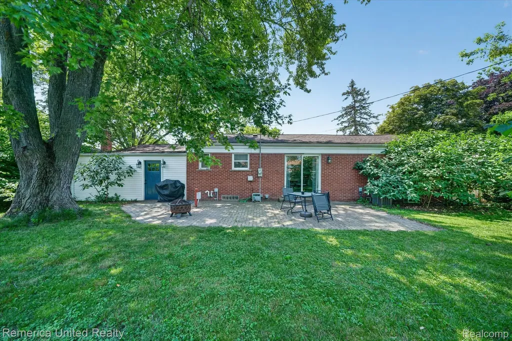 29114 Lori Street Livonia City MI 48154