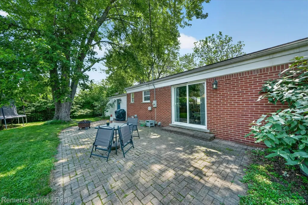29114 Lori Street Livonia City MI 48154