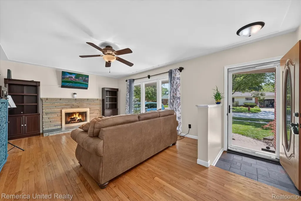 29114 Lori Street Livonia City MI 48154