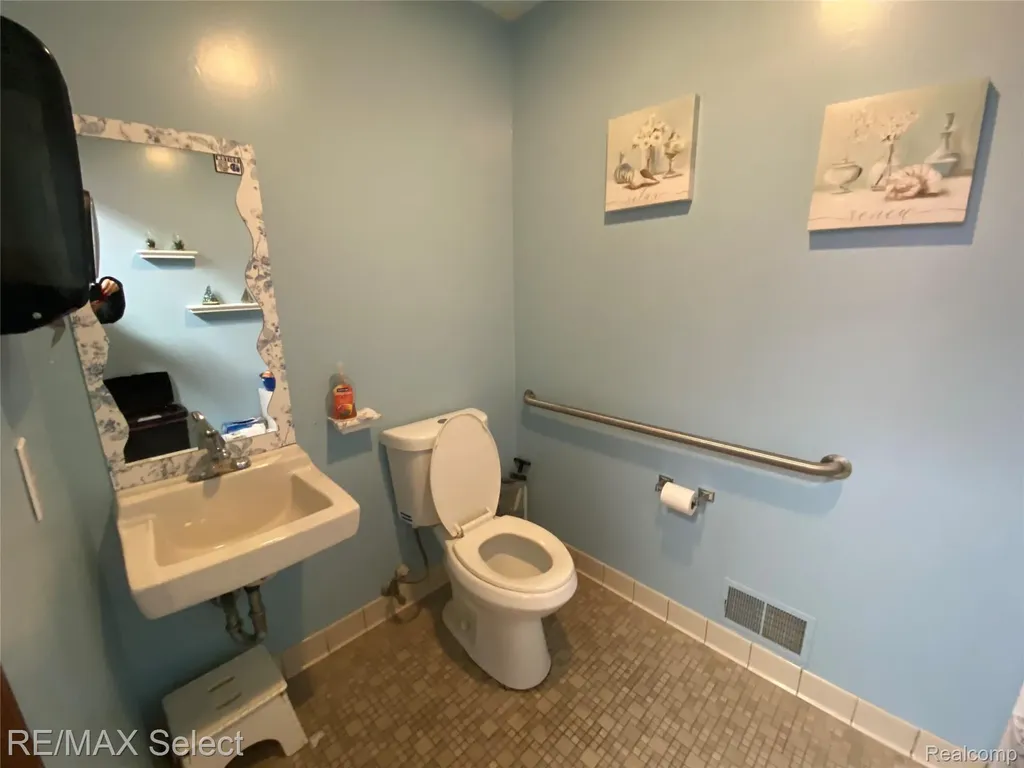 2425 Austin Parkway Flint Charter Township MI 48507