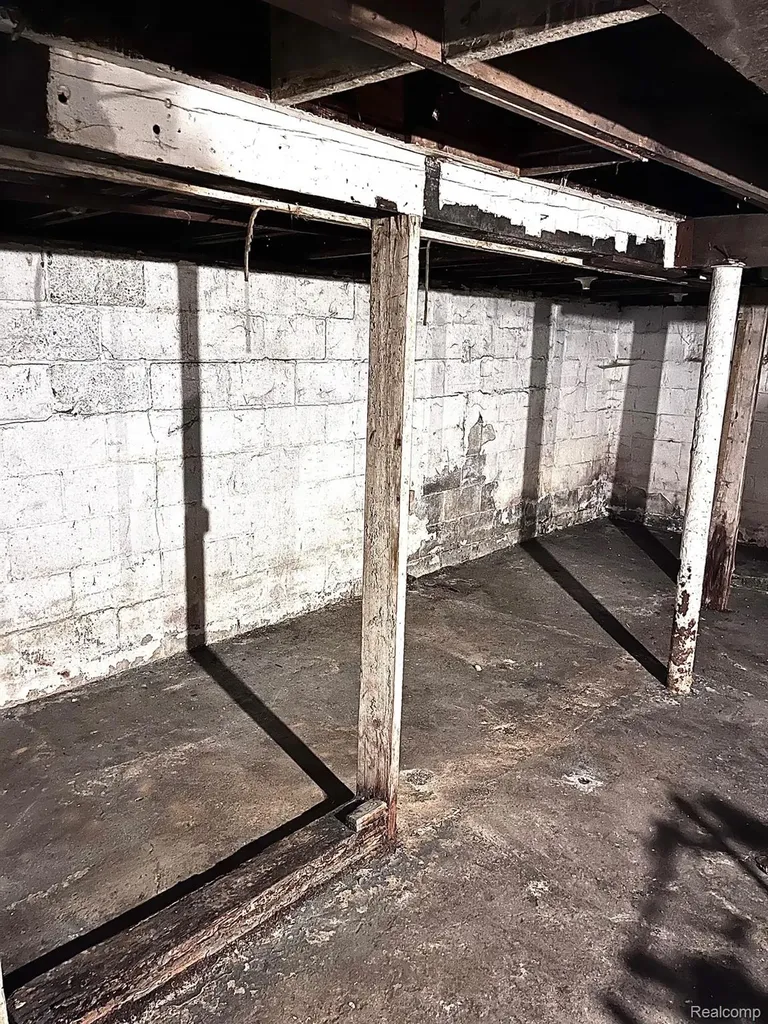 14257 Steel Detroit City MI 28227
