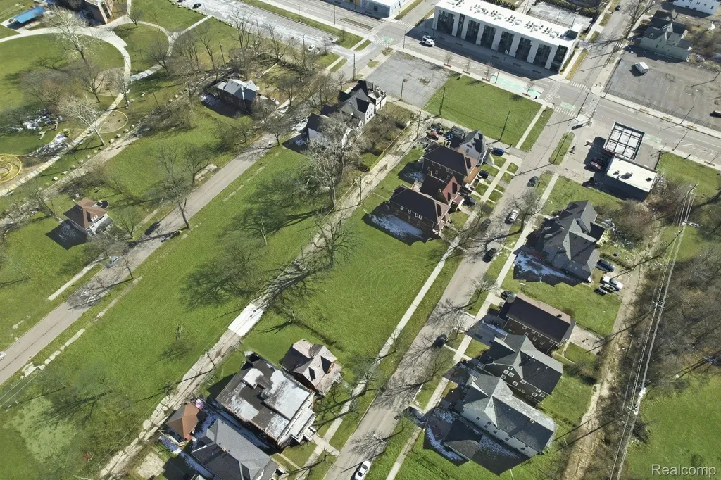 2180 Sheridan Street Detroit City MI 48214