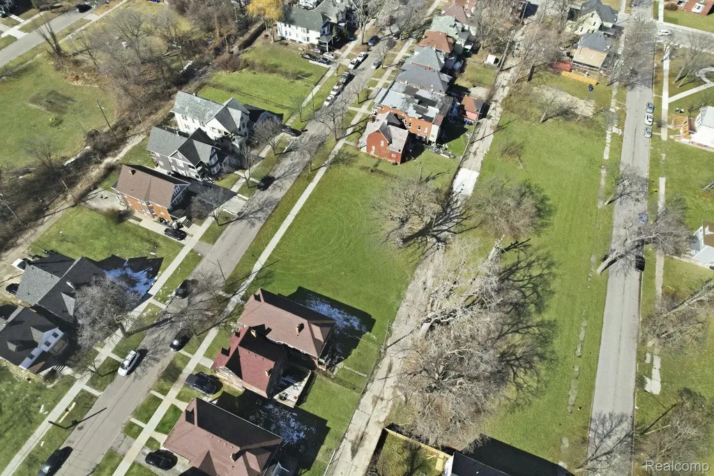 2170 Sheridan Street Detroit City MI 48214