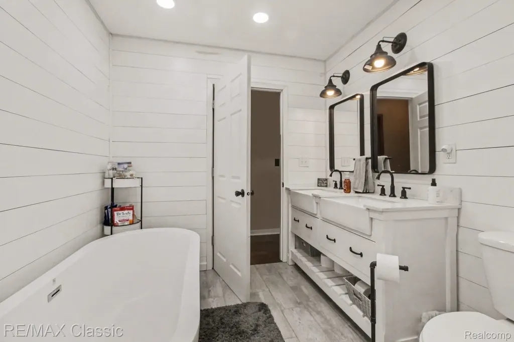 9800 Moon Road York Charter Township MI 48176