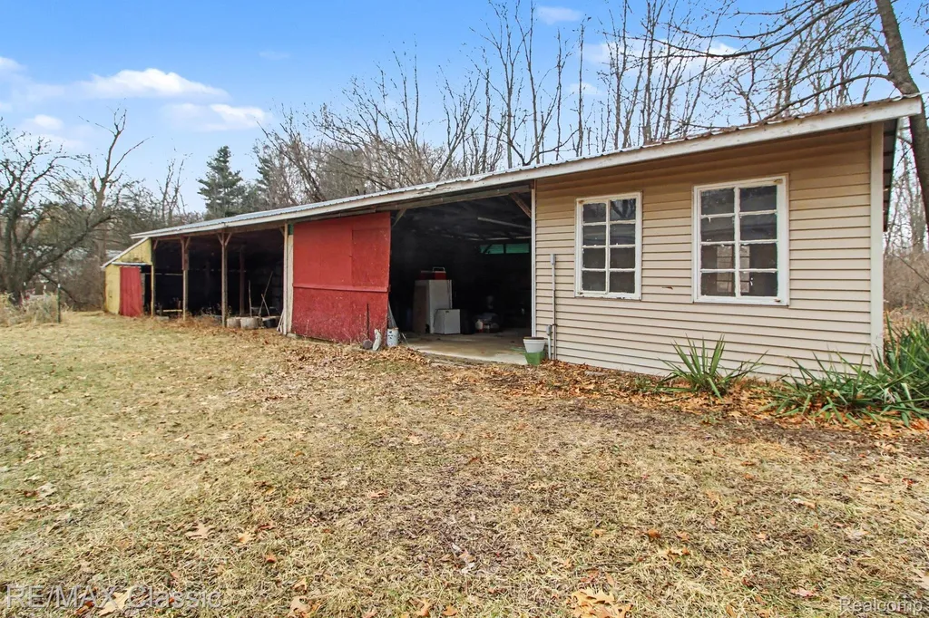 9800 Moon Road York Charter Township MI 48176