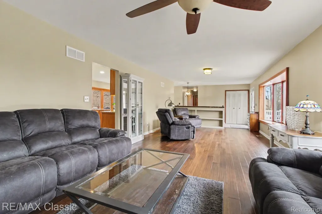 9800 Moon Road York Charter Township MI 48176
