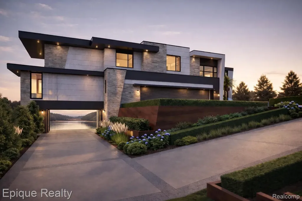 5375 Middlebelt Road West Bloomfield Charter Township MI 48323