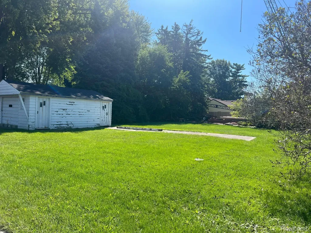 1305 S Parker Street Marine City City MI 48039